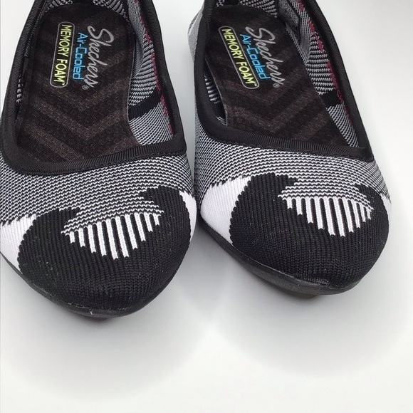 Skechers Cleo Wham Flats in Black/White US 6.5. - Picture 4 of 9
